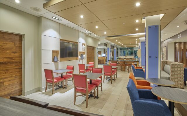 Holiday Inn Express & Suites Hermiston Downtown by IHG