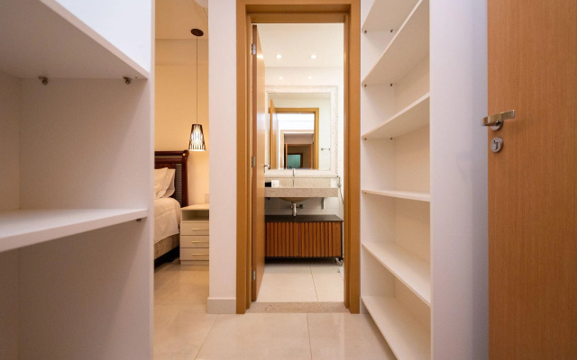 3 Quartos Ao Lado Do Shopping Flamboyant  Frp902