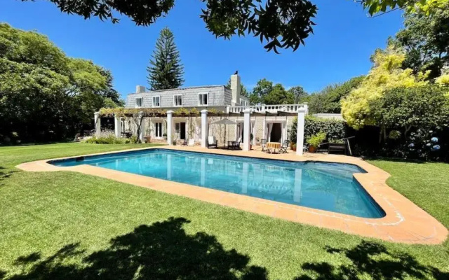 Charming Guest Suite in the Constantia Wine Valley (Adults Only)