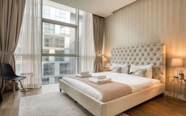 Luxurious, Vast & Airy Apartment in City Walk