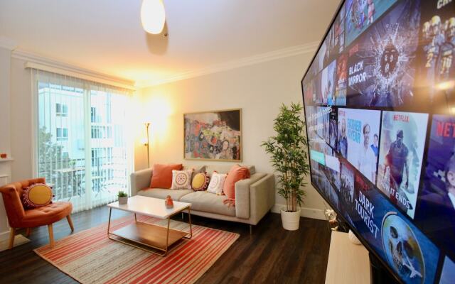 LA Westwood Deluxe Suites