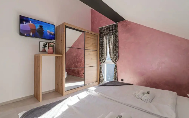 Lovely Villa Taja In Nature