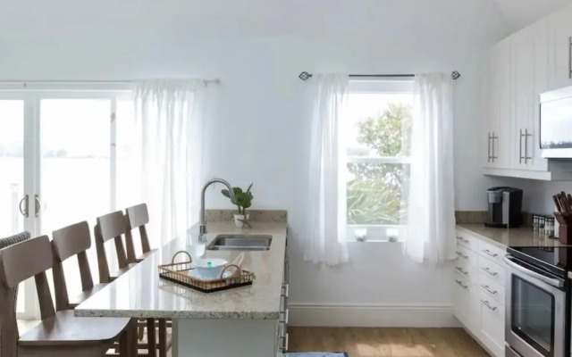 Modern Apartment St.Georges Bermuda