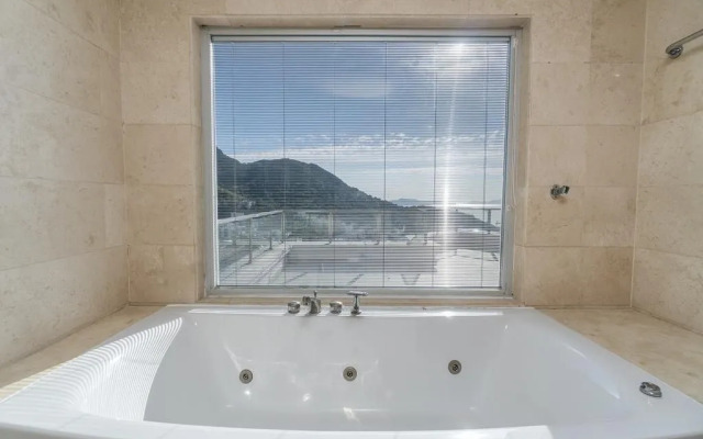 Maira Deluxe Resort Hotel