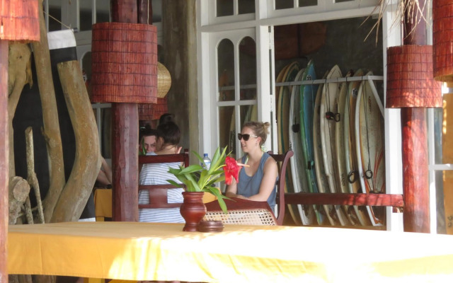 Mountain Wave Hotel and Surfshop