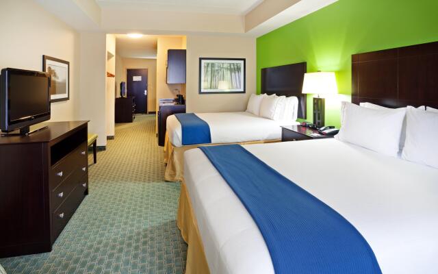 Holiday Inn Express & Suites Newport S, an IHG Hotel