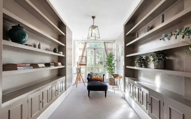 Spacious 3B House in South Kensington
