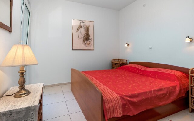 Stunning Apartment in Dramalj With Wifi and 2 Bedrooms