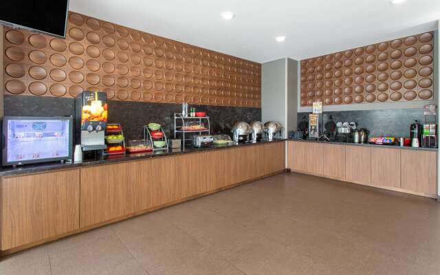 Hawthorn Extended Stay by Wyndham Loveland