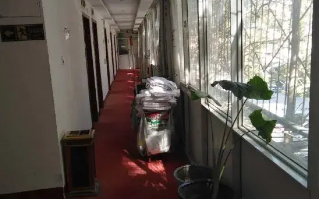 Jinfangyuan Express Hotel (Nanyang Central Hospital)