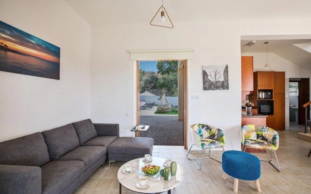 Villa Luna AQ Kr01 Prkr01