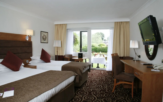 Legacy Rose and Crown Hotel