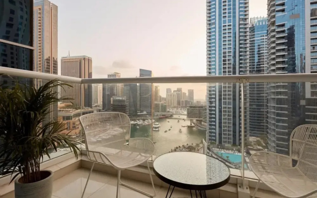 Fantastay Continental Towers