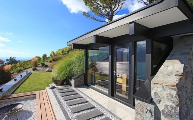 Montreux Deck