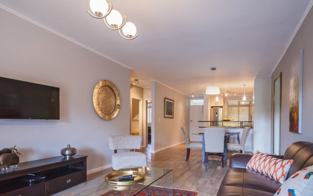 Cape Town City Accommodation - The Island Club