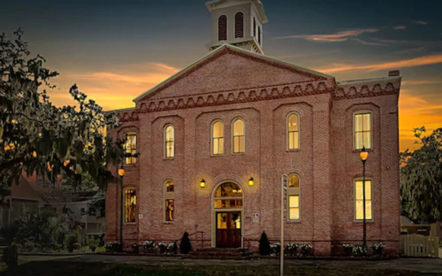 Amelia Schoolhouse Inn