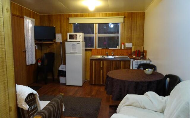 Crayfish Creek Van & Cabin Park