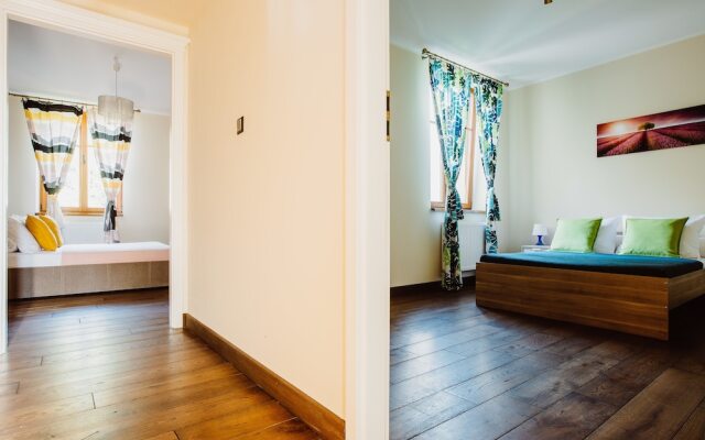 KrakowLiving - Zamkowa Apartment