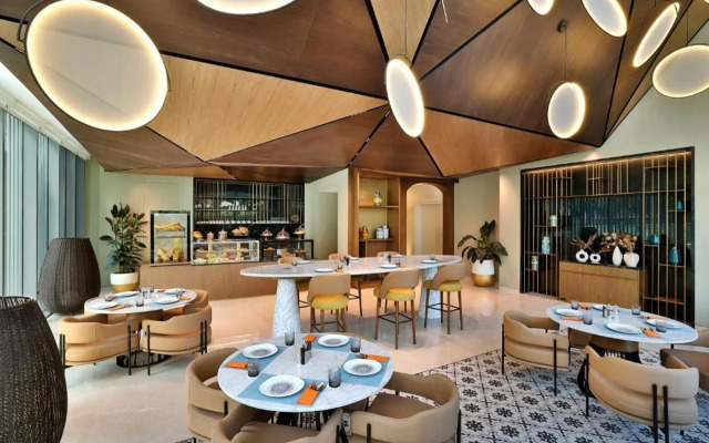Tumbi Hotel Dubai The Palm, Tapestry Collection by Hilton	