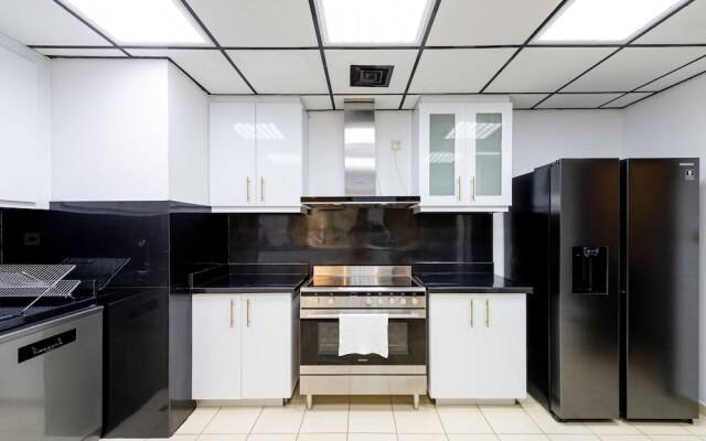 Marco Polo - Deluxe Waterfront Roomy Apt, Perfect for Groups