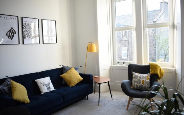 NEW Superb 2BD Flat in Holyrood Edinburgh