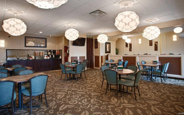 Days Inn by Wyndham Airdrie