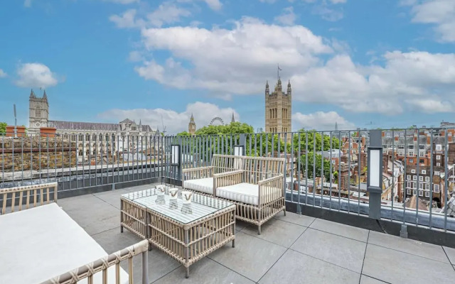 Westminster Apartments by D'montrio