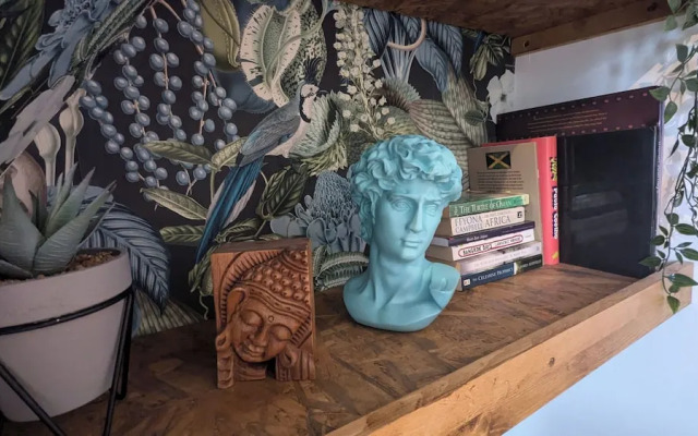Stylish Studio, Central Bexhill, Home Comforts