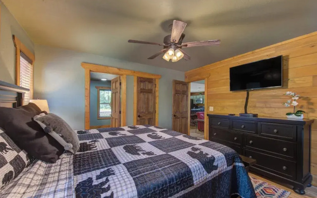 Luna Bear Lodge