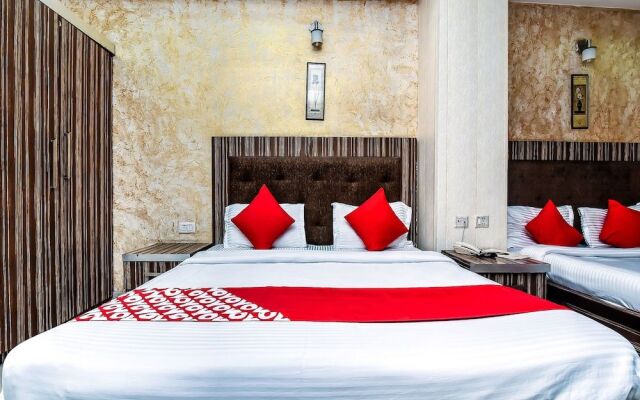 OYO 16933 Hotel Sunrize