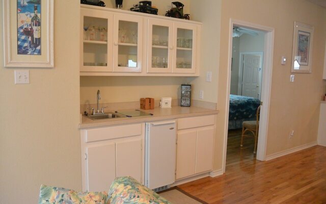 Lotz A View by RedAwning