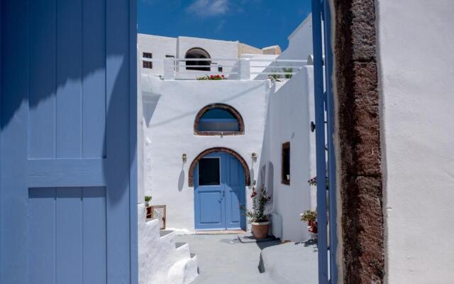 Labyrinth Traditional Houses