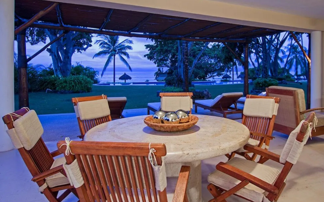 Comfortable 4 Bedroom Condo