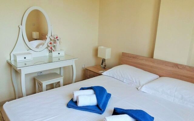 206 Sunrise Beach Apartment