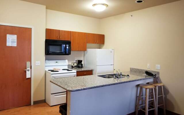 Grand View Inn & Suites