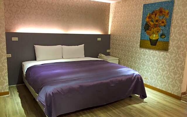 Art House Double Room-Sunflower