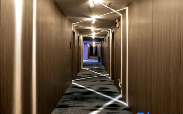 Jinglong Yingtian Business Hotel