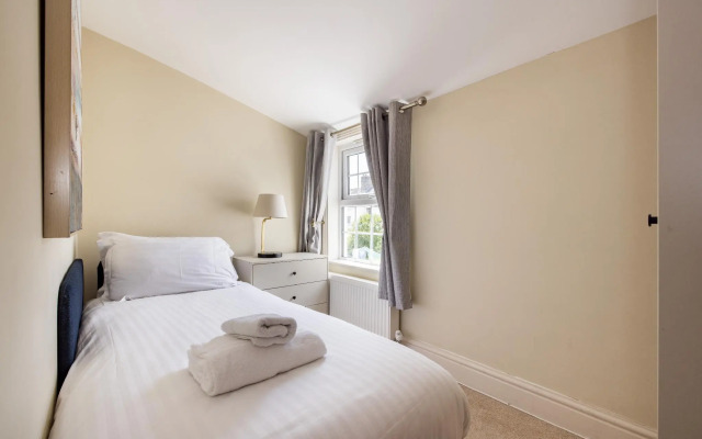 Salisbury Residences by Charles Hope