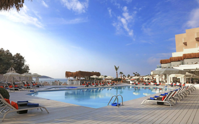 Design Plus Seya Beach Hotel