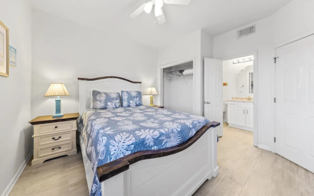 Lighthouse Condos by Hosteeva