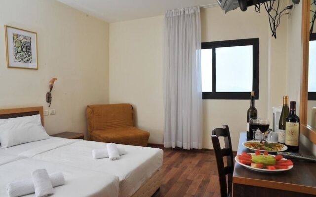La Perla Hotel