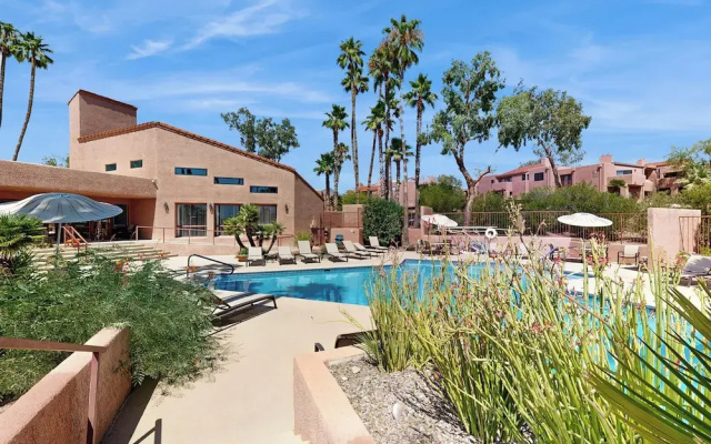 1 BR Condo in Tucson, Mountain Views