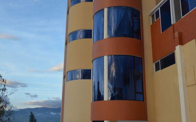Hotel Versailles