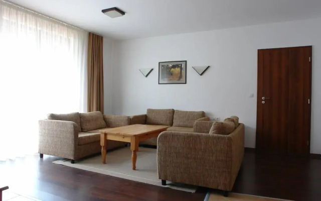 Winslow Infinity Apart Hotel