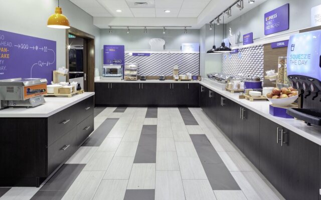 Holiday Inn Express & Suites Phoenix East - Gilbert by IHG