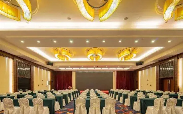 Wyndham Foshan Weijing Hotel (Sanshui Wanda Plaza)