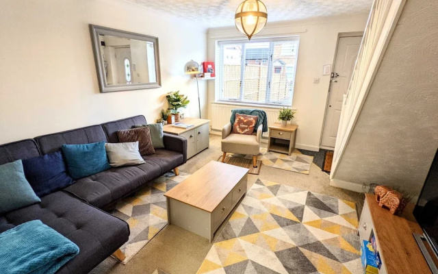 Beautiful 2 Bedroom House in Quiet Location