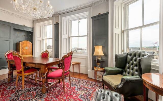 Heart Of Old Town! Elegant 1-bedrm Apt