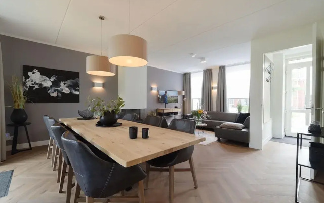 Beautiful Holiday Home With a Whirlpool