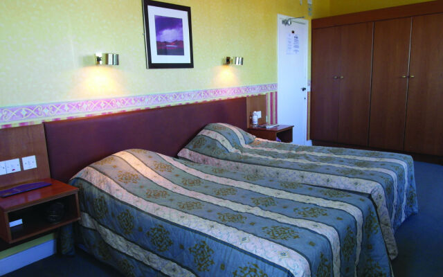 County Hotel
